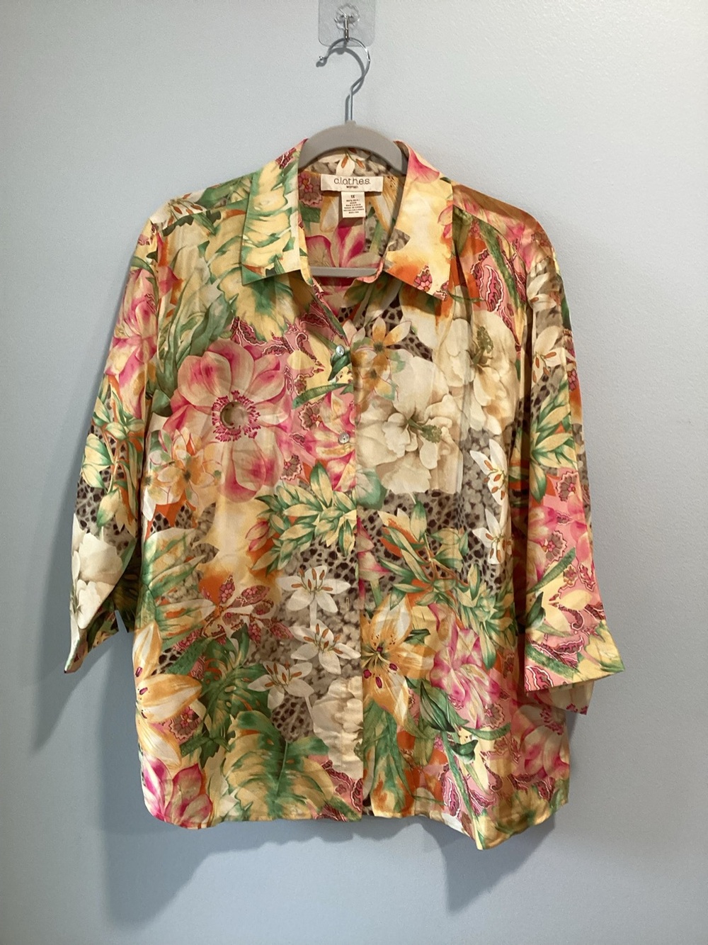 Women’s Tropical Floral Button-Up Shirt in Multi-Color